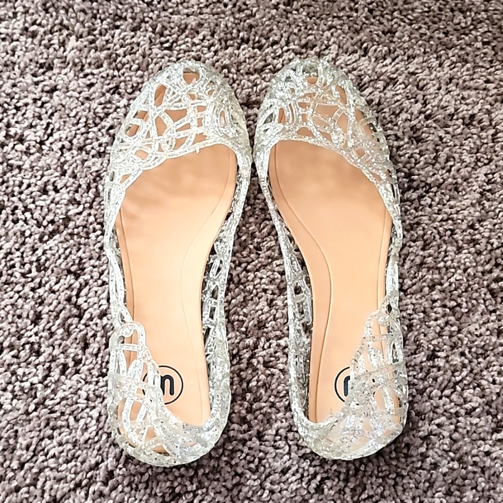 W Jelly Flats. THEY RUN SMALL!!